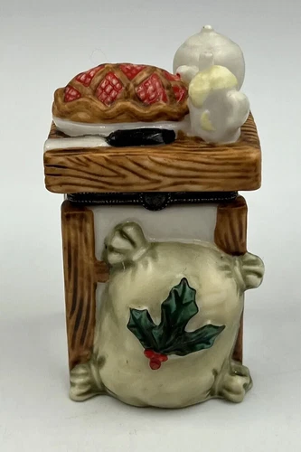 Oven Hinged Trinket Box Cherry Pie Tea Pot Mistletoes Pillow Christmas