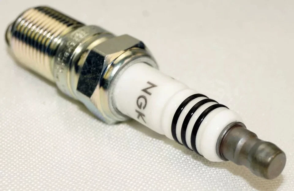 8PCS IRIDIUM IX SPARK PLUGS TR5IX 7397 FOR NGK FORD GM CADILLAC CHEVROLET US Foto 4 de 4