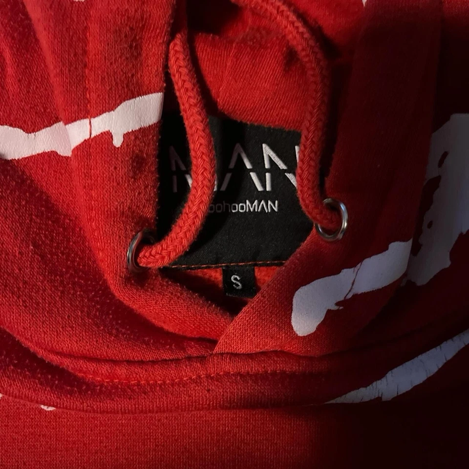 Sudadera con capucha Boohooman en buen estado, talla pequeña. Foto 3 de 3