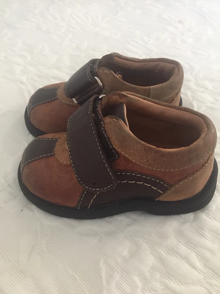 Zapatos de cuero marrón Umi Baby Boy talla 4 usados Foto 3 de 4