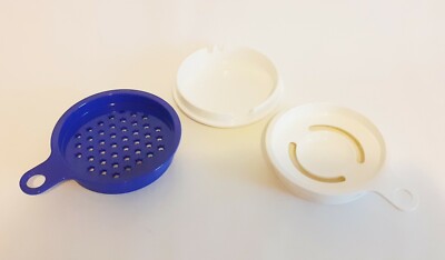 3 Teile Tupperware Kochmädchen: weißer Eiertrenner & Deckel, blaue Reibe 1984/6/7