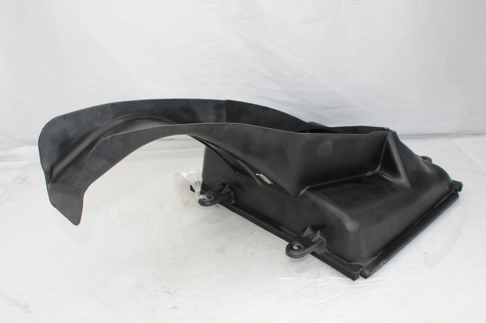 2014 - 2019 Maserati Ghibli Right Front Bumper Cooler Cowl Air Guide Cover OEM