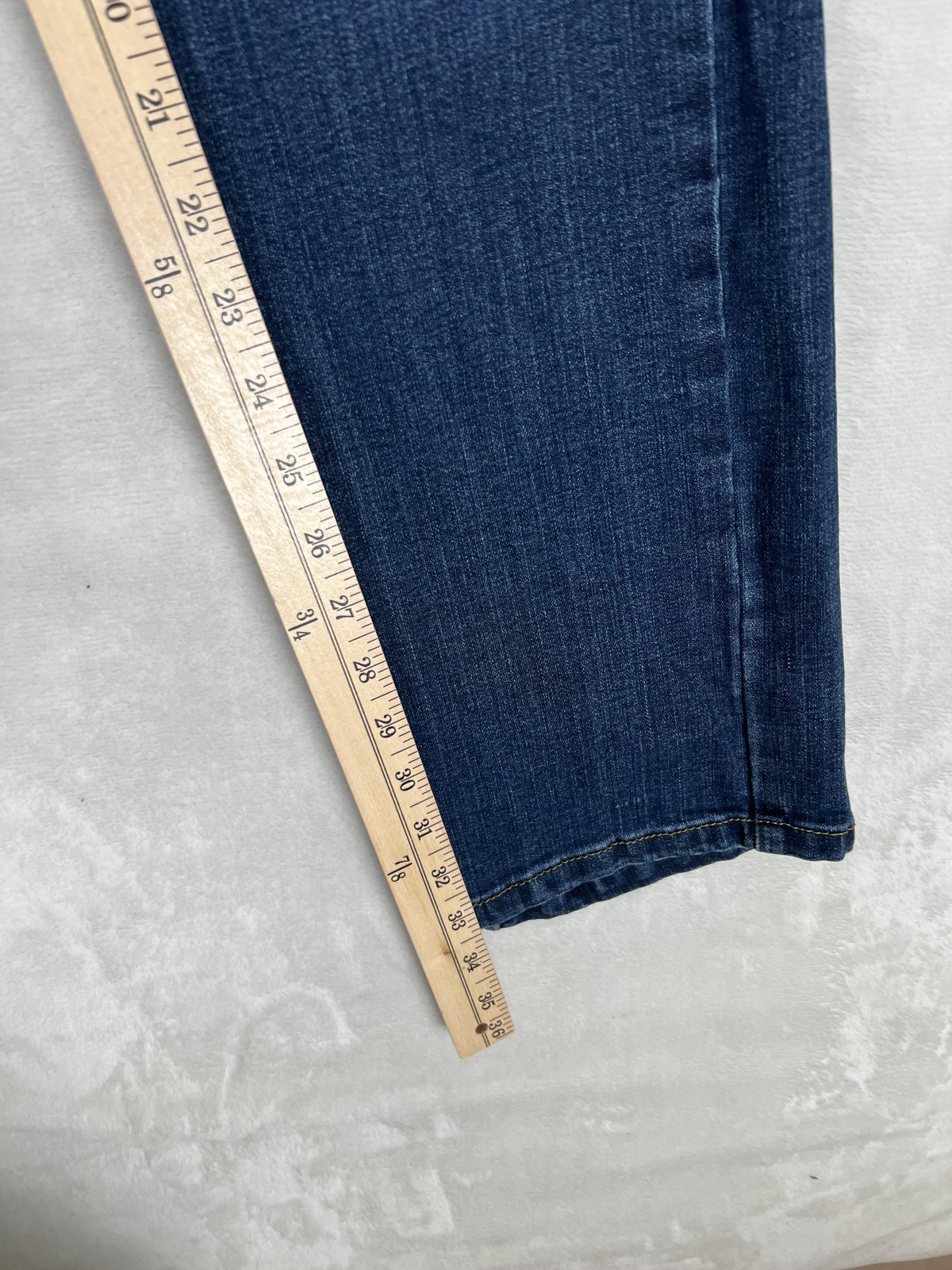 Wrangler High Rise True Straight Jeans Womens 6x34 Stretch Denim Medium Wash thumbnail 6