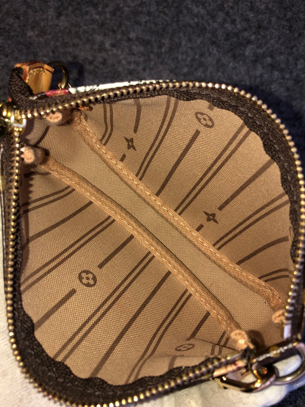 Authentic LOUIS VUITTON Monogram Patch Mini Pochette Accessoires Pouch M95804