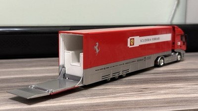 Kyosho 1/64 Ferrari F1 Transporter Iveco LD 2002 Scuderia Team