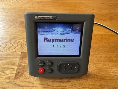 Raymarine ST70 digitales Multifunktionsinstrument (E22105) mit TFT Bildschirm