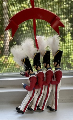 RADIO CITY “PARADE OF THE WOODEN SOLDIERS” CHRISTMAS ORNAMENT - Picture 7 of 24