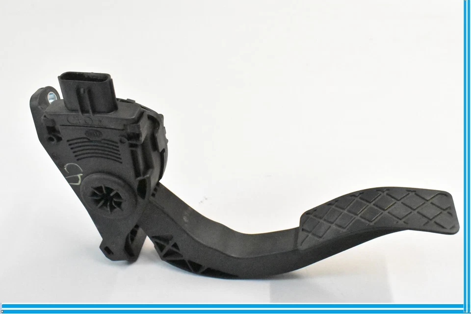 12-18 AUDI 4G A7 A6 A5 A4 GAS ACCELERATION PEDAL 8K1723523A OEM - Image 3 of 4