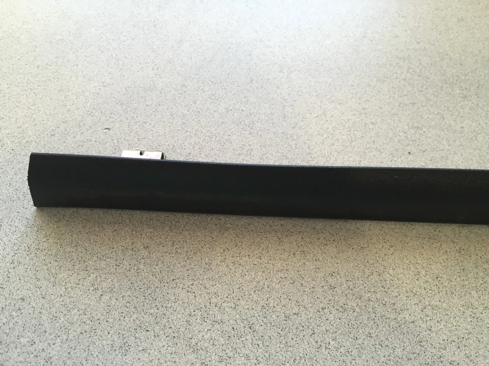 Mercedes-Benz C230 C280 W202 1997-2000 ~ moldura de sello de ventana exterior trasera ~ OEM Foto 2 de 4