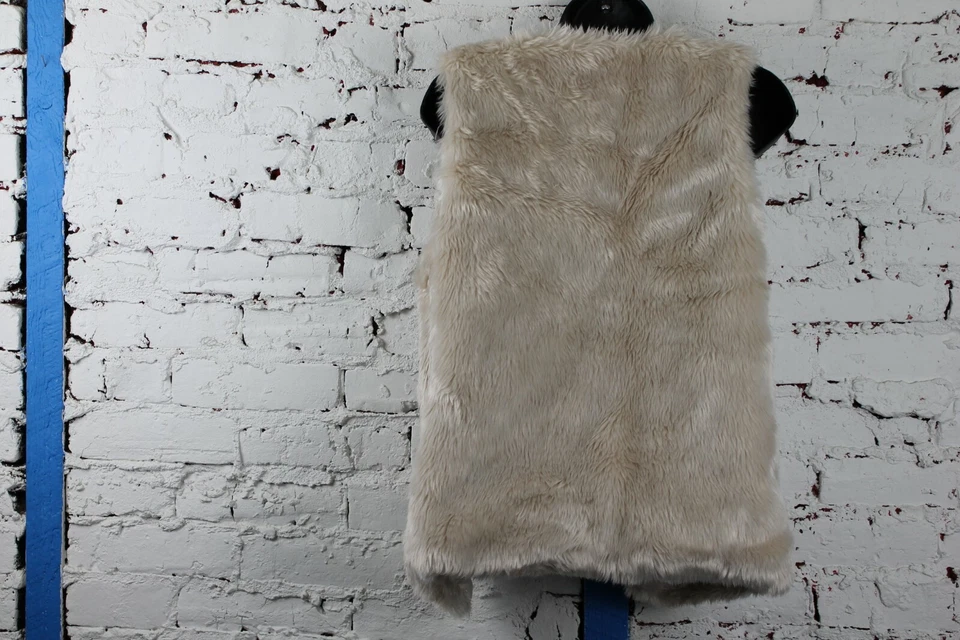 Chaleco Primark Niños Niños Sin Cuello Imitación Piel Beige Talla 10-11 Años / 146cm Foto 2 de 4