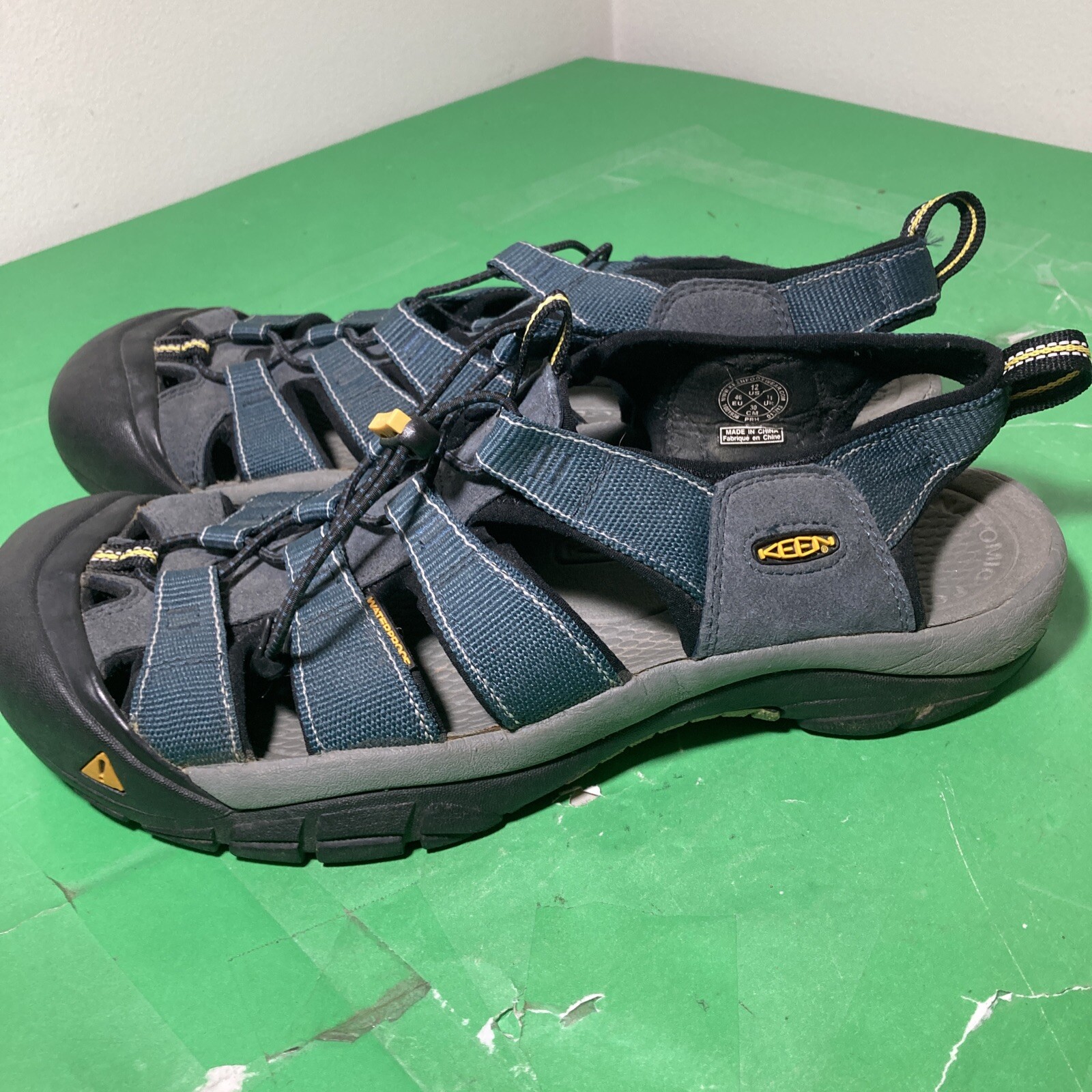 Sandali KEEN da uomo taglia 12 Newport H2 verde pescatore impermeabili punta chiusa 1001938