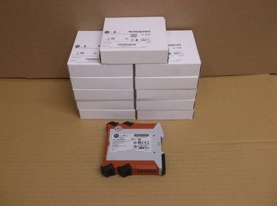 New AB 440R-EM4R2 Guardmaster Safety Relay Expand Module Free Shipping