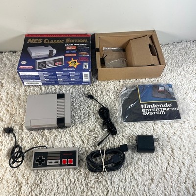Nintendo NES Classic Edition Mini Entertainment System CLV-001 Complete CIB