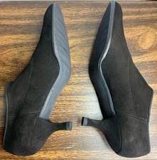 Stuart Weitzman Softsell Black Suede Heel 8AA Narrow Vintage 2006 NIB w/Receipt