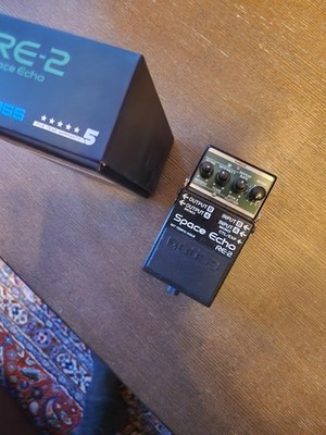 BOSS RE-2 Space Echo Gitarren-Effektpedal gebraucht