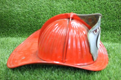 Fireman Helmet CAIRNS & BROTHER - N.Y.  LANSING BFD w/Texaco Fire Chief BADGE
