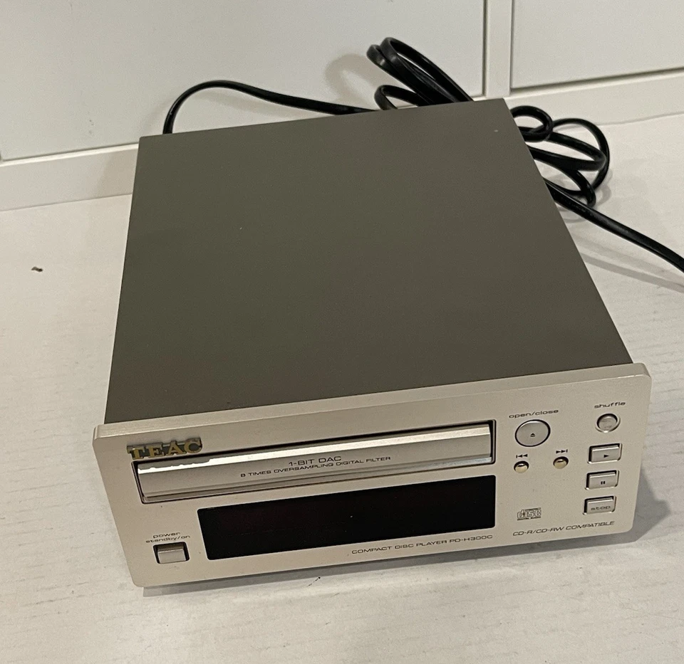 Teac PD H300C CD Player Turns On, CDs Dont Read! - Image 3 of 4