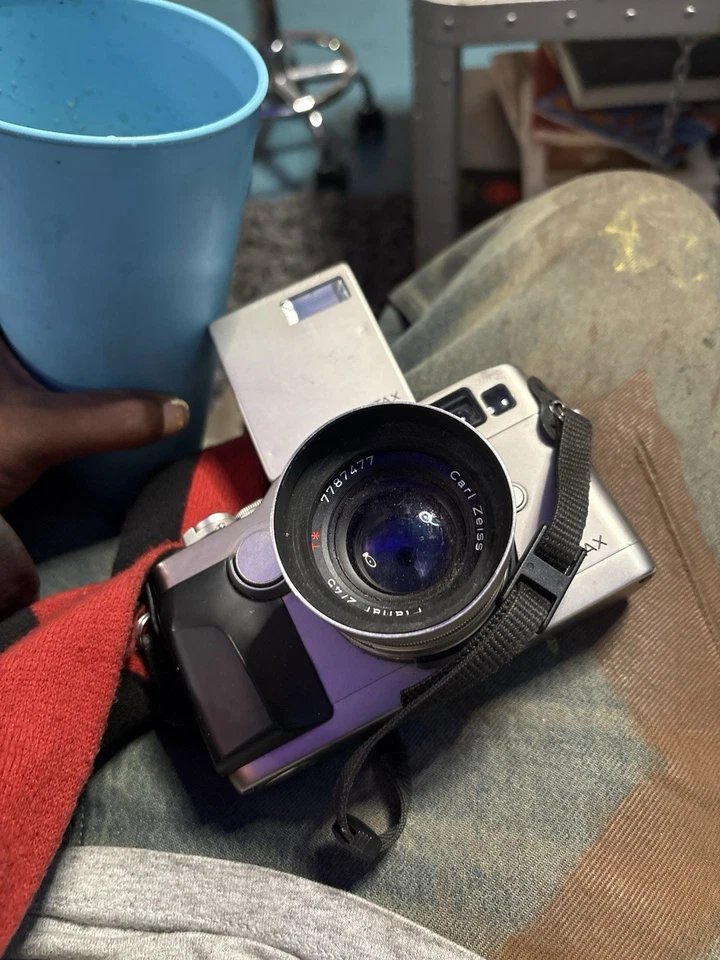 Cámara fotográfica Contax G2 telémetro 35 mm con lentes de 28 mm, 45 mm, 90 mm flash TLA 200 Foto 2 de 4