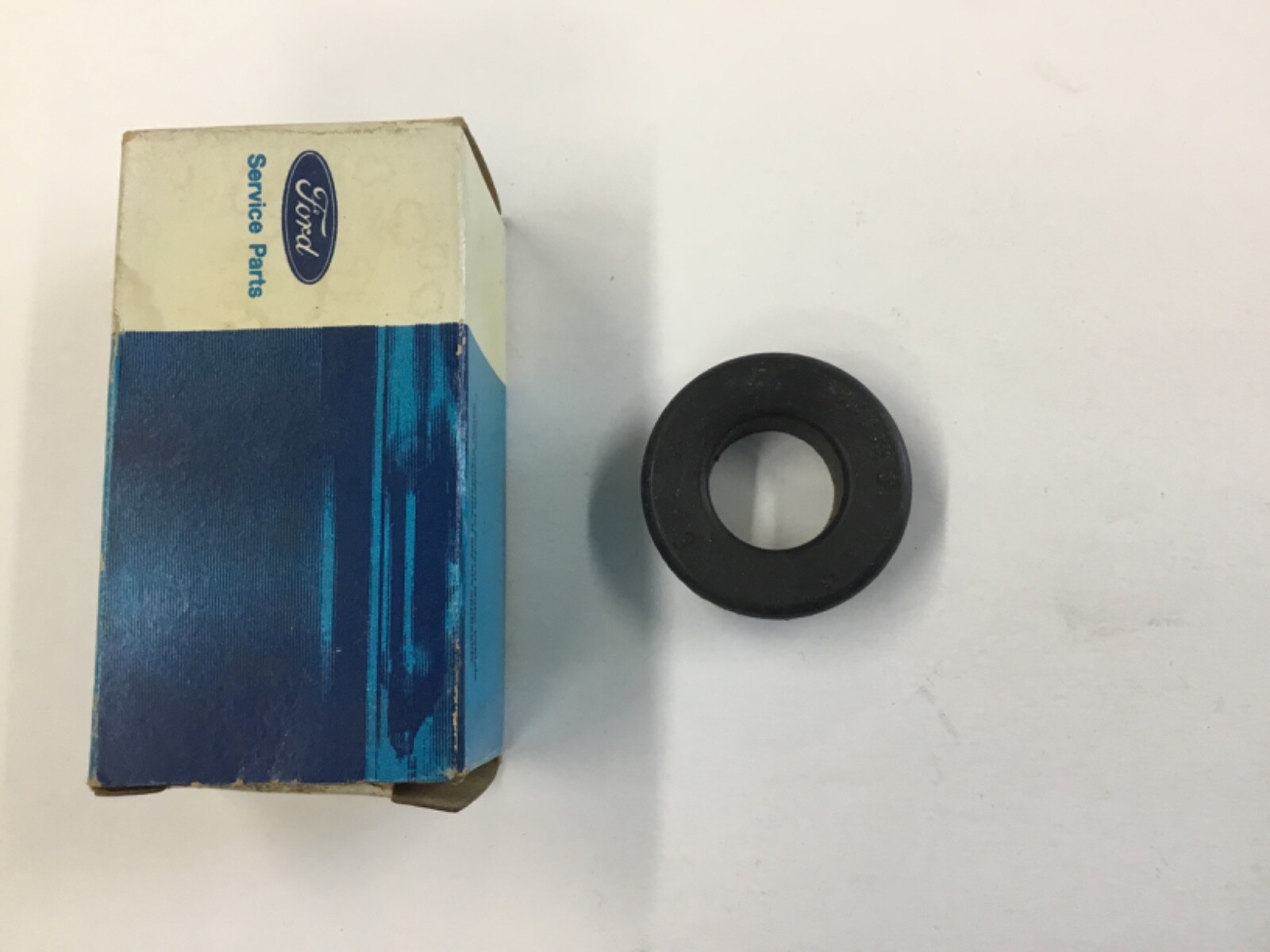 19651968 NOS FORD 289 MUSTANG VALVE COVER GROMMET C8SZ 6A892 A eBay