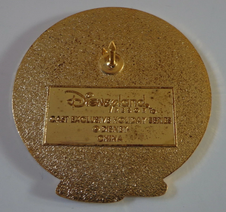 Disney DLR Cast Member Seasons Greetings 2003 Pooh & Piglet Pin - Image 2 of 2