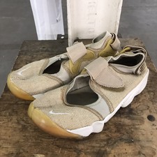 nike turtle toe trainers