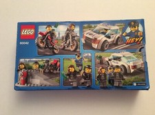 208)..LEGO 60042 ..   COPS AND ROBBERS SET COMPLETE WITH BOX 
