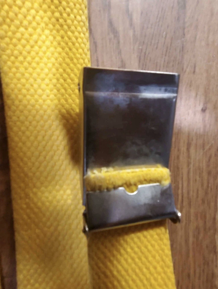 Cinturón amarillo Crazy Vintage Puma con hebilla Y2K Foto 3 de 4