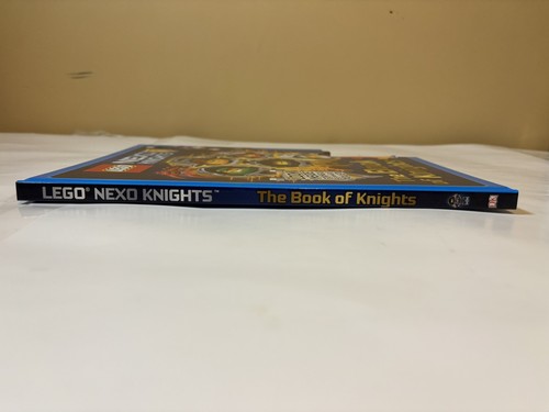 Lego Nexo Knights: The Book of Knights - Picture 2 of 3