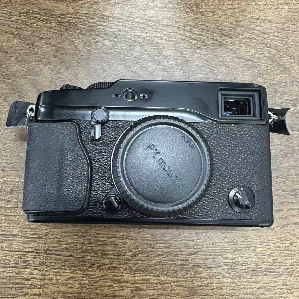 Fujifilm X-Pro1 16.3MP Digital Camera Only Body English 1080p HD 