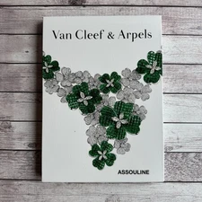 Van Cleef & Arpels by Bérénice Geoffroy-Schneiter (HC with Slipcase - 2019)
