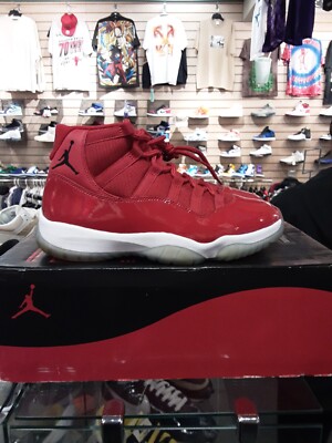 Jordan 11 Retro “Win Like 96” Men Size 9 Pre Owned With Box  display picture 2