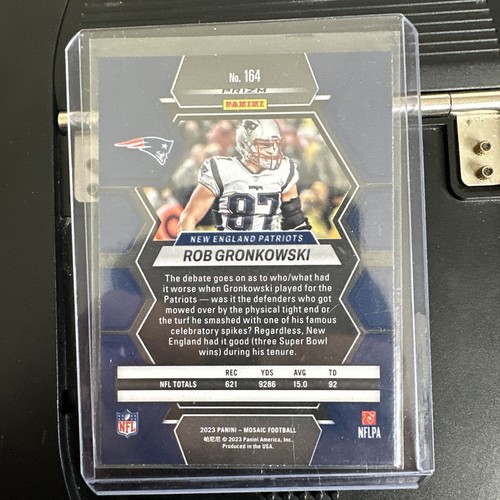 2023 Panini Mosaic Rob Gronkowski Red Sparkle Patriots 164 - Bild 2 von 2