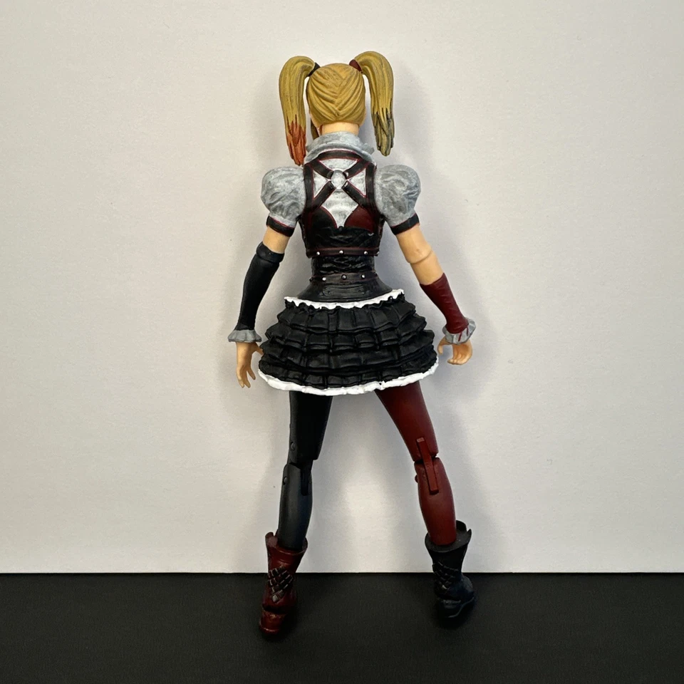Figura de acción DC Collectibles Batman Arkham Knight Harley Quinn 2015 6,5" Foto 4 de 4