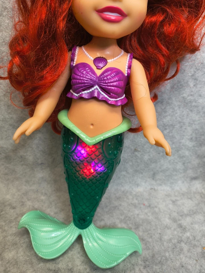 Disney Jakks Little Mermaid Ariel Sing & Sparkle Talking Light up tail 14" Doll - Image 2 of 3