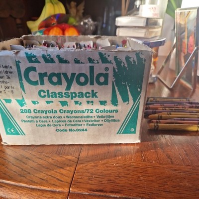 Crayola Binney & Smith verschiedene Schachteln mit Buntstiften einschließlich Löwenzahn über 200 