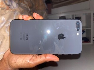 Apple iPhone 8 Plus 64GB Schwarz