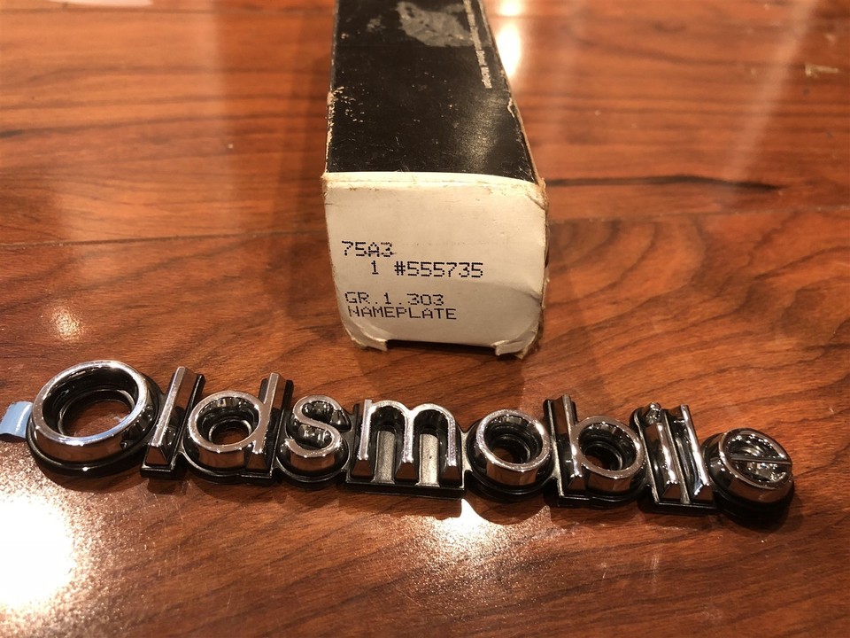 NOS 1979 1983 1984 OLDSMOBILE HURST / OLDS FENDER TRUNK OR HOOD EMBLEM ...