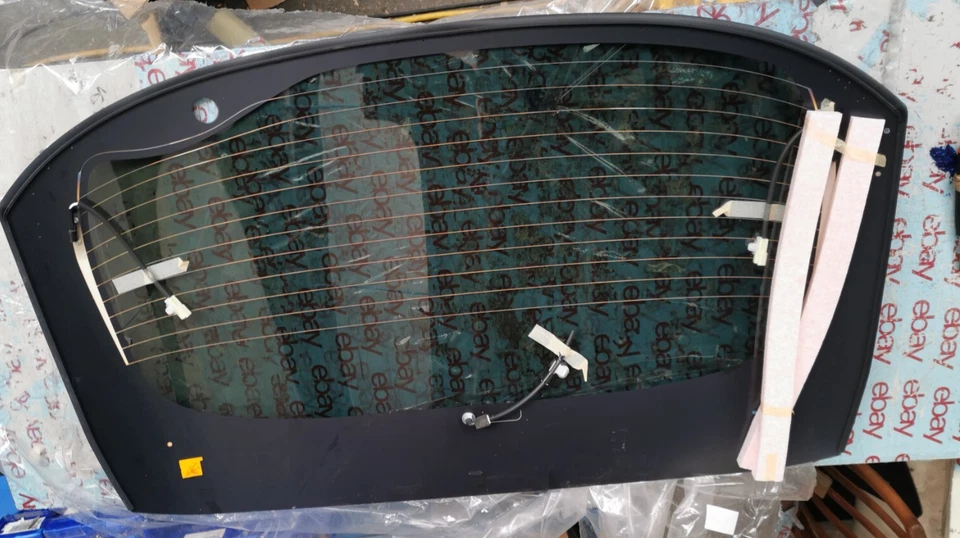 Parabrisas trasero Toyota Prius 2015 DAA-ZVW51 6810547271 Foto 3 de 4