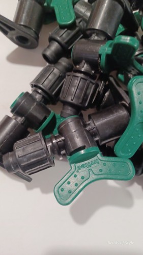 Irritec Perma-loc Tape x Layflat Valve-Size:5/8" Tape 20 pack - Picture 6 of 9