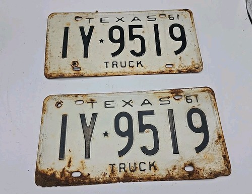 1961 TEXAS TRUCK LICENSE PLATES IY*9519 Bsk.