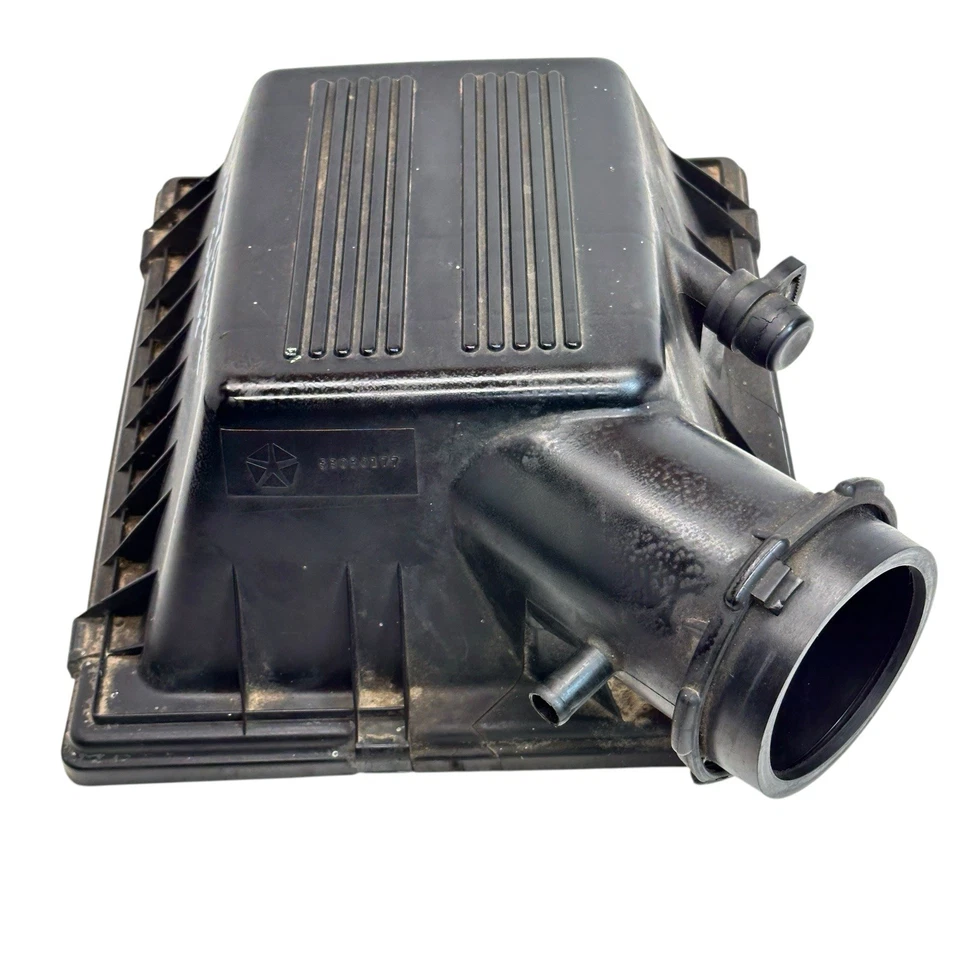 1993 Jeep Grand Cherokee 5.2L OEM Air Cleaner Filter Housing Cover 93 94 95 96 - Image 2 of 4