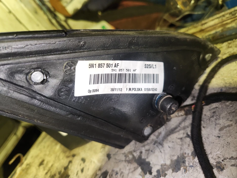 2013 Volkswagen Tiguan Left Door Mirrior Oem - Image 2 of 4