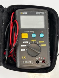 Aemc Instruments Model 1026 Megohmmeter With Case And Leads