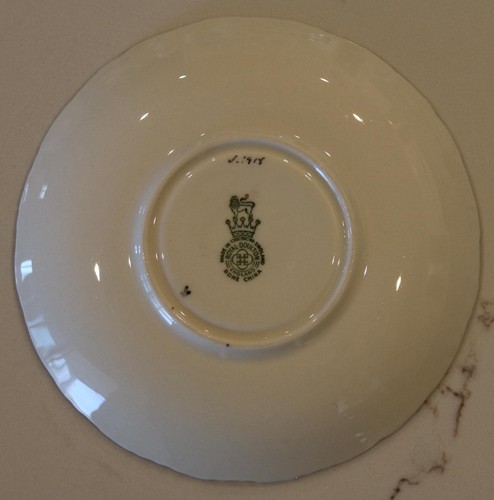 Stunning Vintage Royal Doulton Curnock Rose Plate & Three Saucers - V1915 - Picture 10 of 10