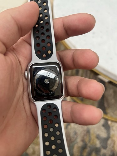 Apple Apple Watch Series 5 Nike - 40mm Silver Aluminum - GPS (Read Description) - Photo 5 sur 9