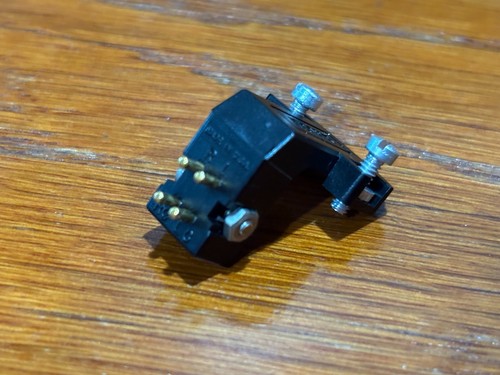 Shure Std-mount To P-mount Adapter (Black) - Picture 3 of 3