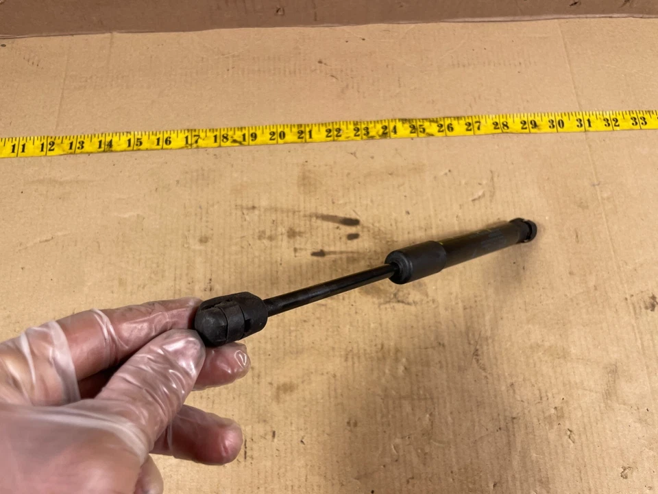 Mini Cooper Paceman 2013-2016 capó delantero izquierdo soporte cilindro OEM. Foto 3 de 4