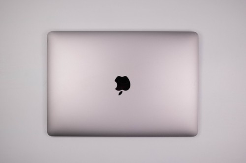 Ordinateur portable Apple MacBook Air 13 Retina M1 8 Go RAM 256 Go SSD 2020 QWERTY 19 % TVA 2 - Photo 3/8