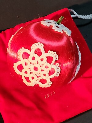 1998 Vintage Handmade Crochet Tatting Christmas Ornament WALLACE LIMITED EDITION