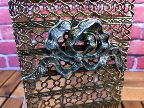 Vintage HOLLYWOOD REGENCY Gilt GOLD ORMOLU FILIGREE Ribbon TISSUE BOX HOLDER - Picture 11 of 16